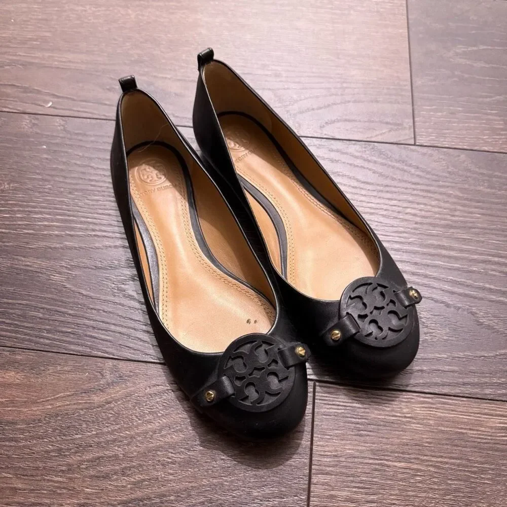Tory Burch Women’s 7 Black Gabriel Flats Logo